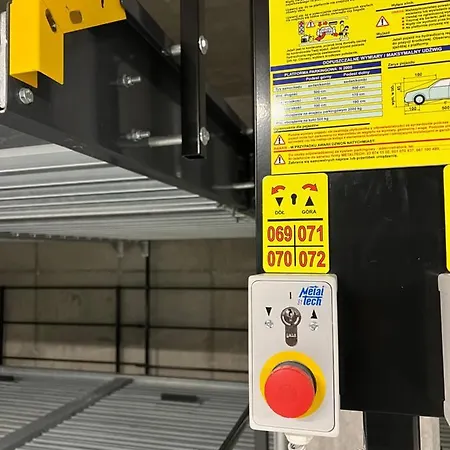 W , Nowoczesny ,4 Osobowy, דירה